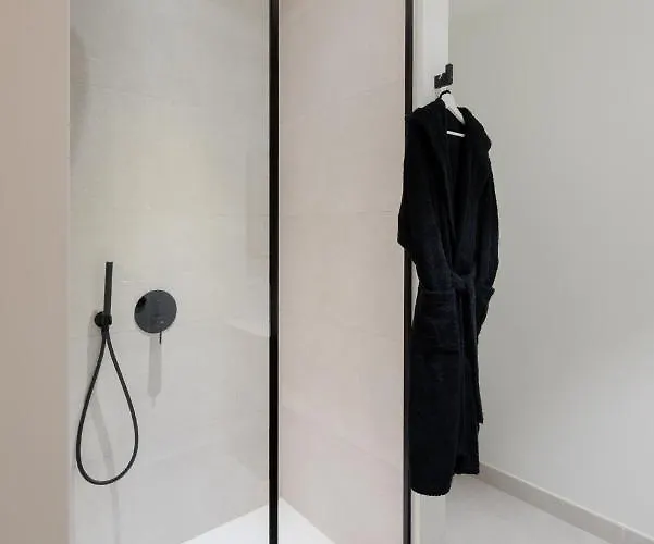 Karat Ibardin Rokabella 아데제