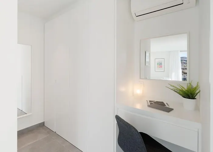 Karat Ibardin Rokabella * Адехе