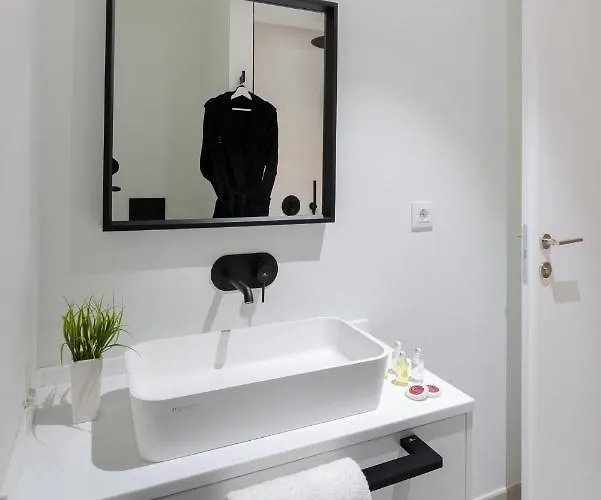 Karat Ibardin Rokabella Адехе