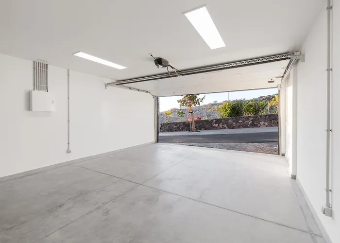 Вілла Karat Ibardin Rokabella Адехе