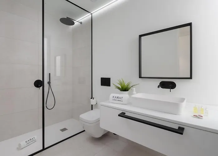 Karat Ibardin Rokabella Вілла Адехе